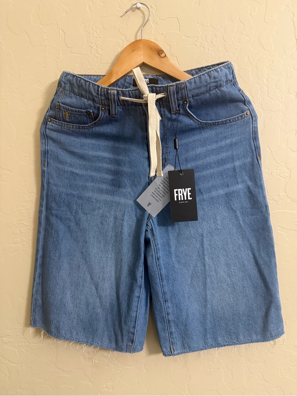 FRYE Women’s Light Blue Denim Jorts  with Drawstring Waist size 26 NWT